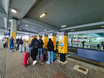 Prague public transport ticket machines and ticket validator
